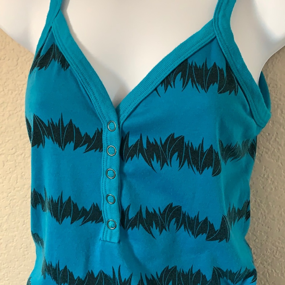 Patterned Long Tank Top - Picture 2 of 6